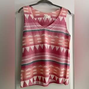 ⭐️ Amoli‎ Tank Top size ML Aztec Pattern